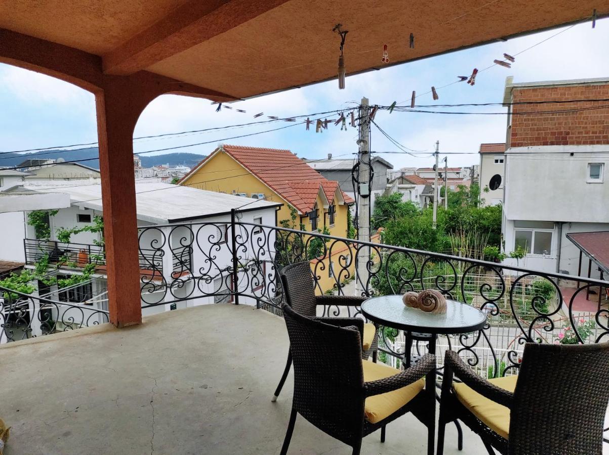 Boki Family Home De Lux Bar Exterior foto